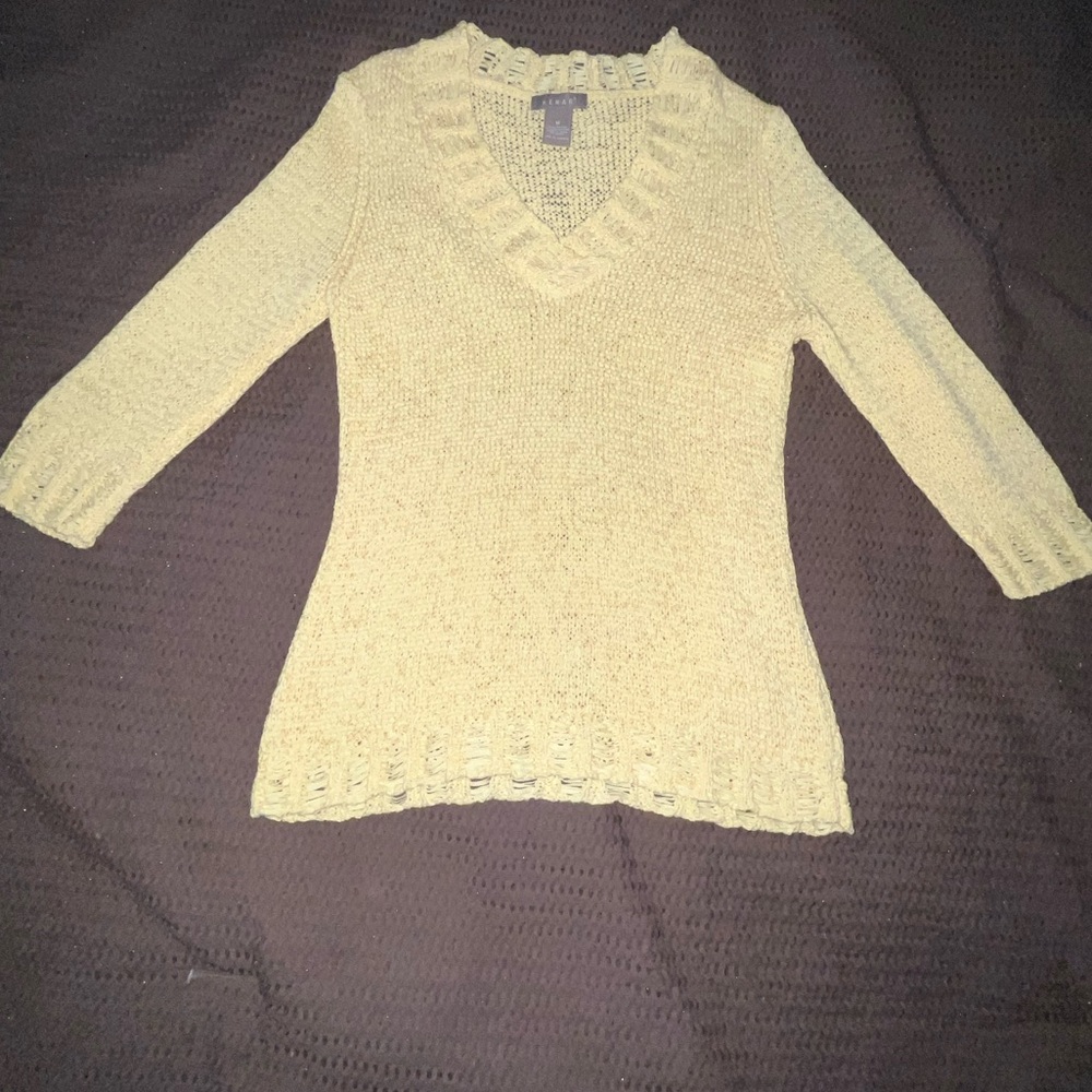 Kenar Women's V-Neck Sweater in Pastel yellow